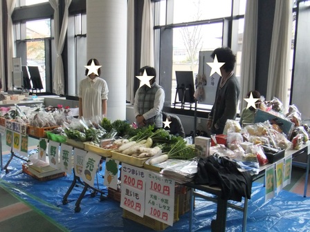 「なの花」の販売スペース内の野菜を陳列している箇所